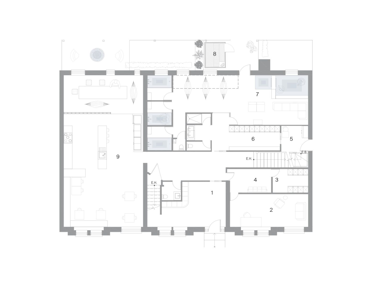 1 entr&eacute;e 2 bureau intervenant.e 3 casier  4 salle d&rsquo;attente 5 entr&eacute;e du public  (avec plage horaire) 6 vestiaire 7 bains 8 sauna